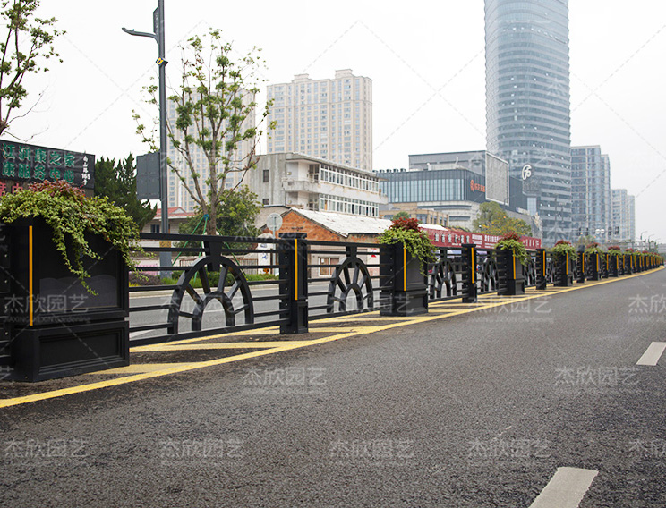 滨海长廊道路花箱护栏