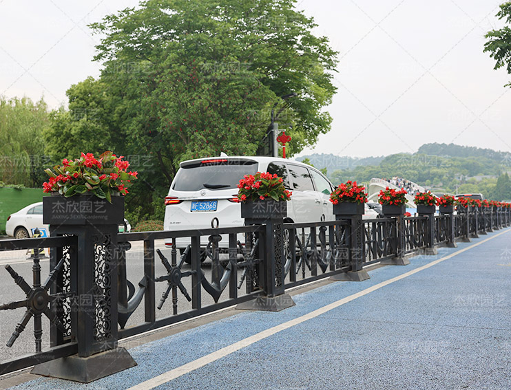 湖岸之心花箱钣金花箱